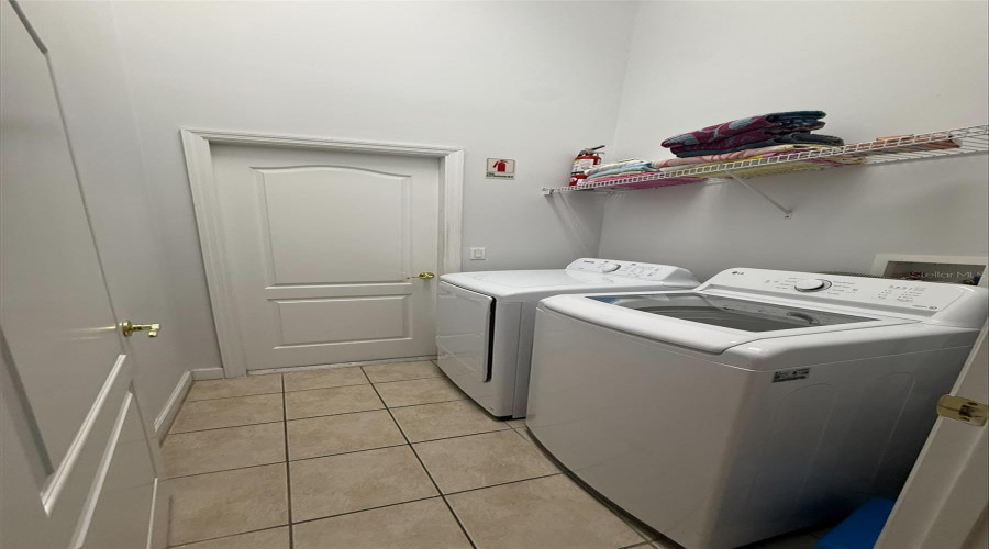 DAVENPORT, Florida 33897, 3 Bedrooms Bedrooms, ,3 BathroomsBathrooms,Residential,For Sale,OLD BRIDGE,0,MFRS5147441