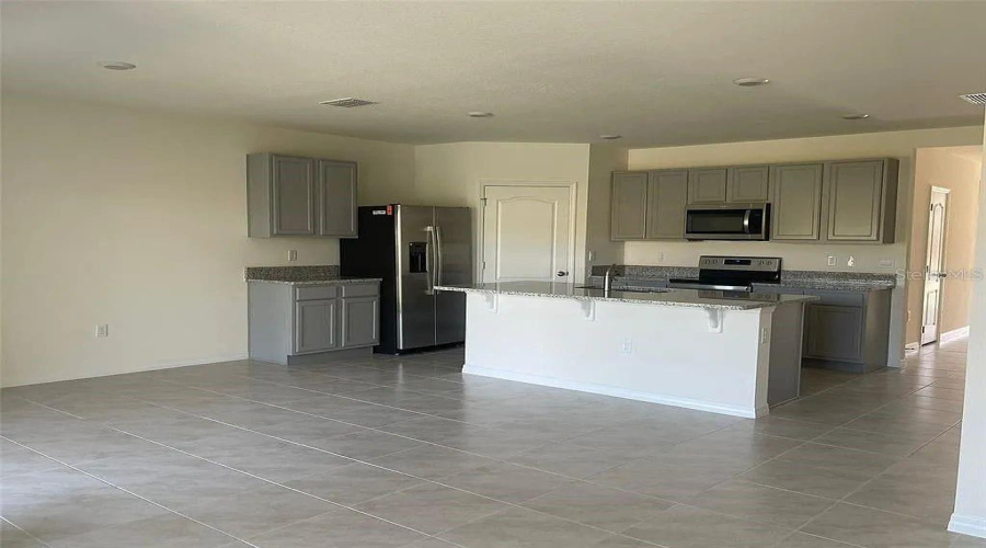 DAVENPORT, Florida 33837, 4 Bedrooms Bedrooms, ,2 BathroomsBathrooms,Residential,For Sale,RED HILL,0,MFRS5147480