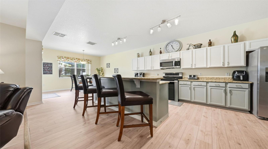 DAVENPORT, Florida 33896, 5 Bedrooms Bedrooms, ,3 BathroomsBathrooms,Residential,For Sale,BAY LEAF,0,MFRS5147488