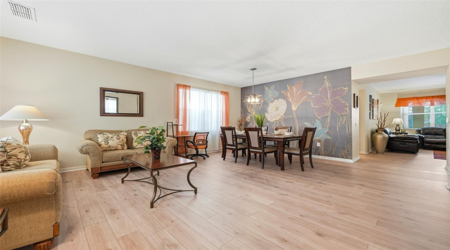 DAVENPORT, Florida 33896, 5 Bedrooms Bedrooms, ,3 BathroomsBathrooms,Residential,For Sale,BAY LEAF,0,MFRS5147488