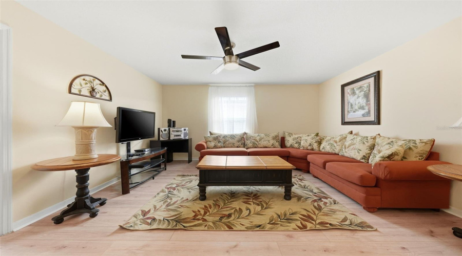 DAVENPORT, Florida 33896, 5 Bedrooms Bedrooms, ,3 BathroomsBathrooms,Residential,For Sale,BAY LEAF,0,MFRS5147488