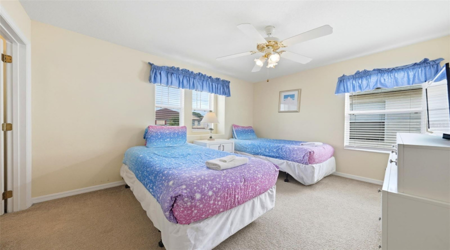 DAVENPORT, Florida 33896, 5 Bedrooms Bedrooms, ,3 BathroomsBathrooms,Residential,For Sale,BAY LEAF,0,MFRS5147488