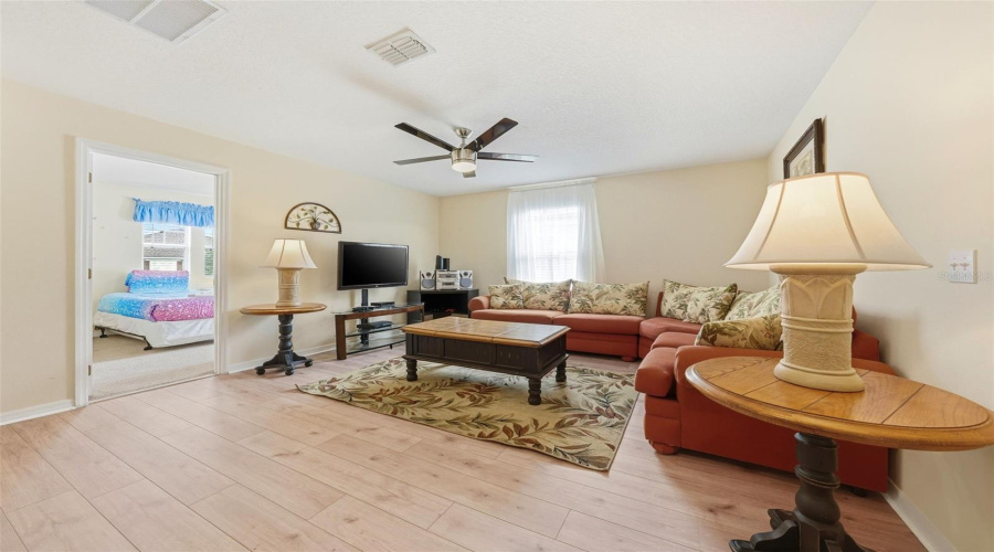 DAVENPORT, Florida 33896, 5 Bedrooms Bedrooms, ,3 BathroomsBathrooms,Residential,For Sale,BAY LEAF,0,MFRS5147488