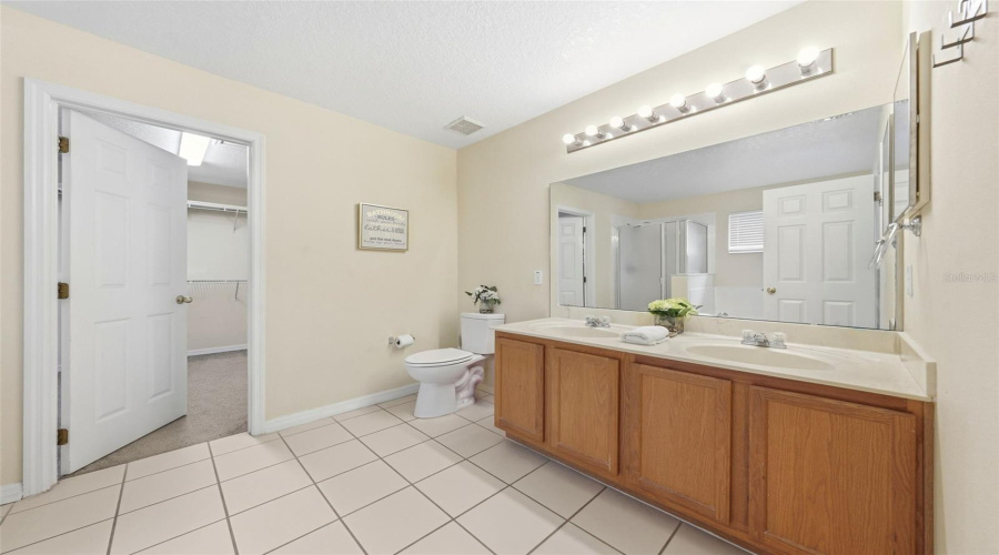 DAVENPORT, Florida 33896, 5 Bedrooms Bedrooms, ,3 BathroomsBathrooms,Residential,For Sale,BAY LEAF,0,MFRS5147488