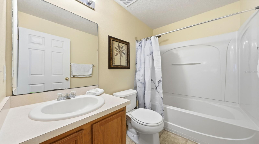 DAVENPORT, Florida 33896, 5 Bedrooms Bedrooms, ,3 BathroomsBathrooms,Residential,For Sale,BAY LEAF,0,MFRS5147488