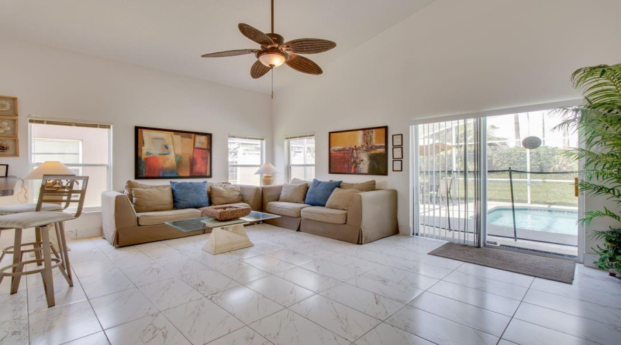 DAVENPORT, Florida 33897, 5 Bedrooms Bedrooms, ,3 BathroomsBathrooms,Residential,For Sale,BLOOMINGDALE DR,0,MFRA4689322