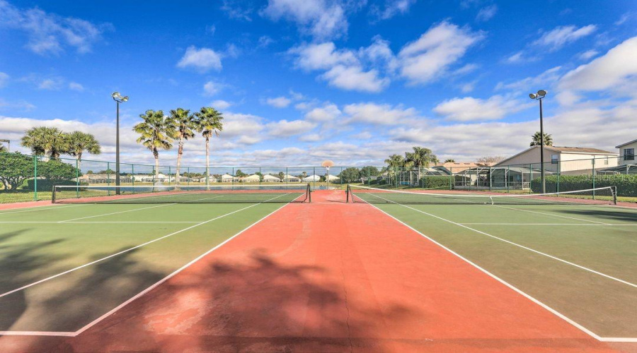 DAVENPORT, Florida 33897, 5 Bedrooms Bedrooms, ,3 BathroomsBathrooms,Residential,For Sale,BLOOMINGDALE DR,0,MFRA4689322