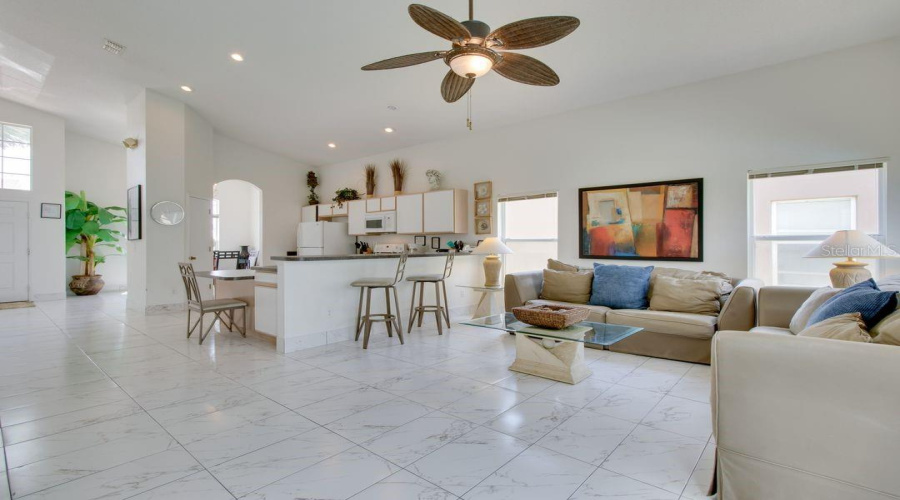 DAVENPORT, Florida 33897, 5 Bedrooms Bedrooms, ,3 BathroomsBathrooms,Residential,For Sale,BLOOMINGDALE DR,0,MFRA4689322