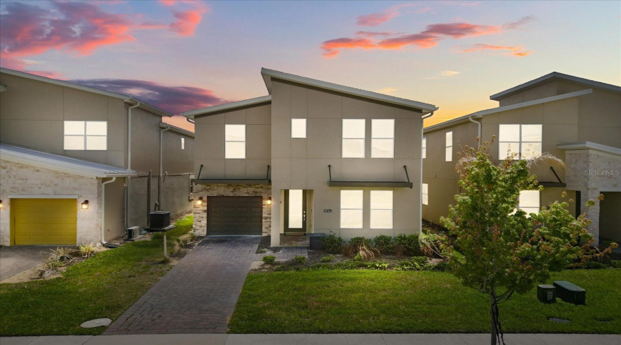 DAVENPORT, Florida 33896, 6 Bedrooms Bedrooms, ,5 BathroomsBathrooms,Residential,For Sale,PLAY THROUGH,0,MFRS5147237