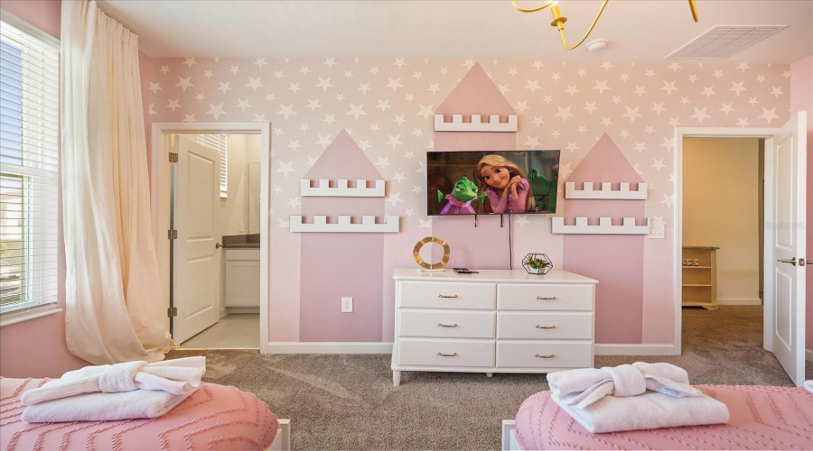 DAVENPORT, Florida 33896, 6 Bedrooms Bedrooms, ,5 BathroomsBathrooms,Residential,For Sale,PLAY THROUGH,0,MFRS5147237