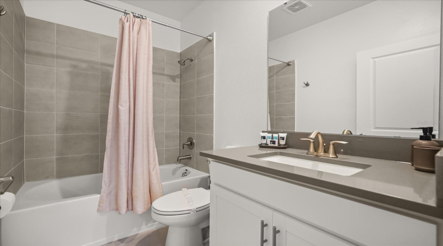 DAVENPORT, Florida 33896, 6 Bedrooms Bedrooms, ,5 BathroomsBathrooms,Residential,For Sale,PLAY THROUGH,0,MFRS5147237