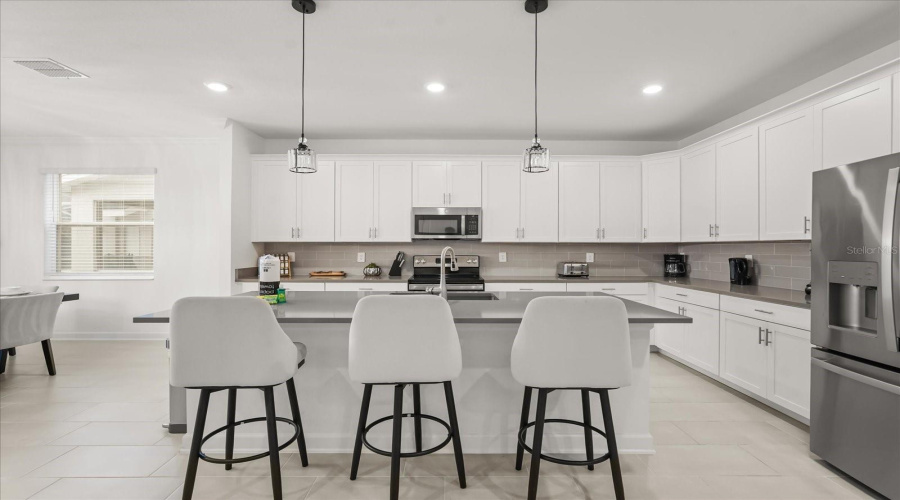 DAVENPORT, Florida 33896, 6 Bedrooms Bedrooms, ,5 BathroomsBathrooms,Residential,For Sale,PLAY THROUGH,0,MFRS5147237