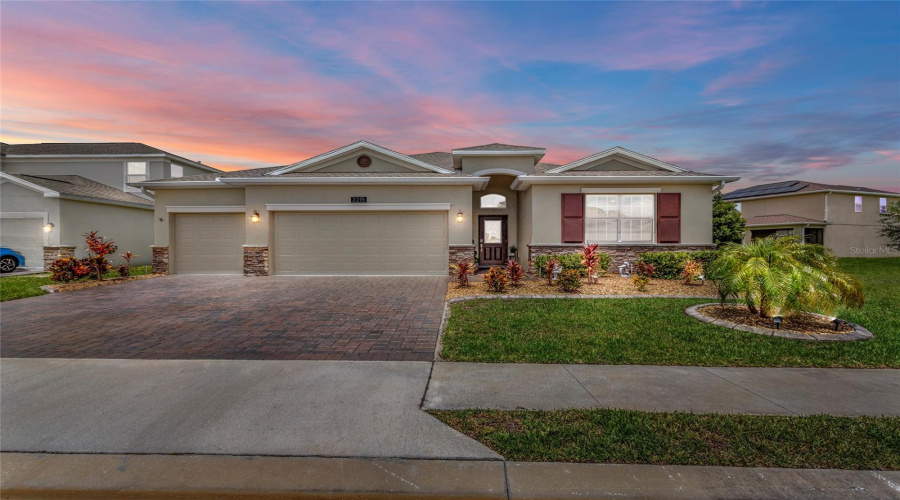 DAVENPORT, Florida 33837, 4 Bedrooms Bedrooms, ,3 BathroomsBathrooms,Residential,For Sale,CAMDEN PARK,0,MFRS5147576