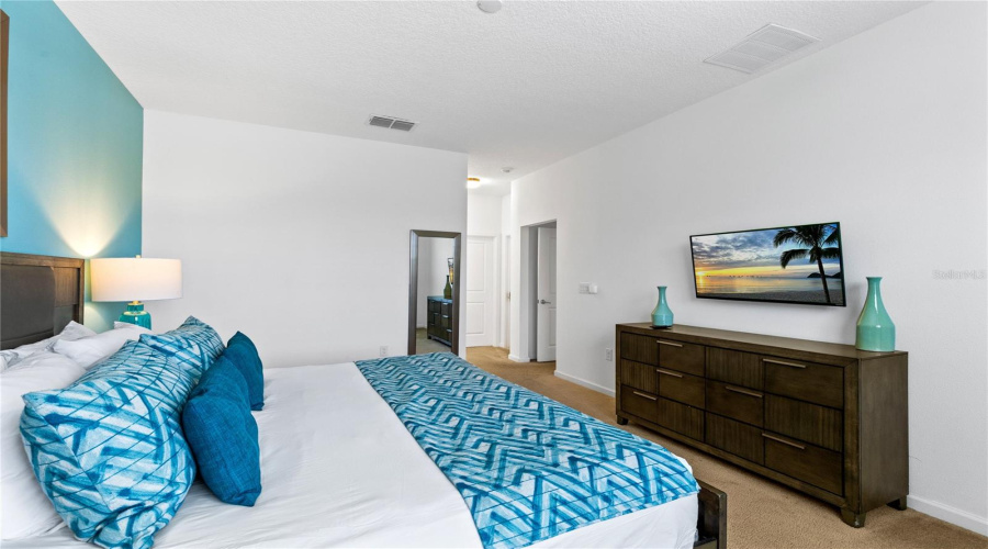 KISSIMMEE, Florida 34746, 6 Bedrooms Bedrooms, ,4 BathroomsBathrooms,Residential,For Sale,BALLO,0,MFRO6392864