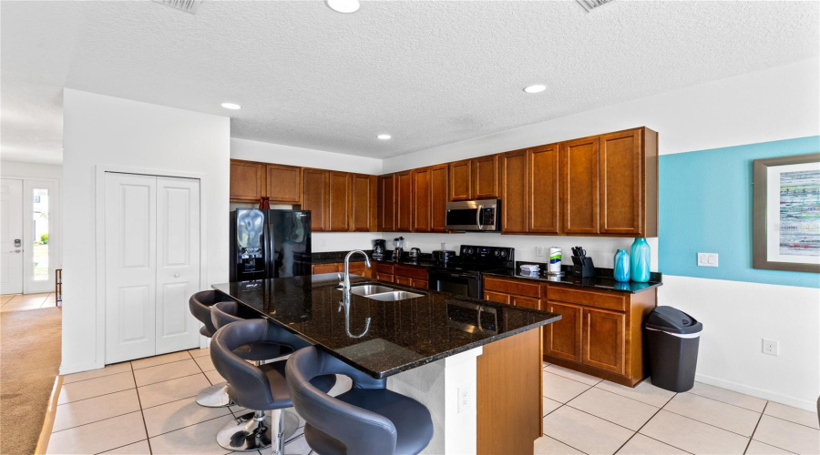 KISSIMMEE, Florida 34746, 6 Bedrooms Bedrooms, ,4 BathroomsBathrooms,Residential,For Sale,BALLO,0,MFRO6392864