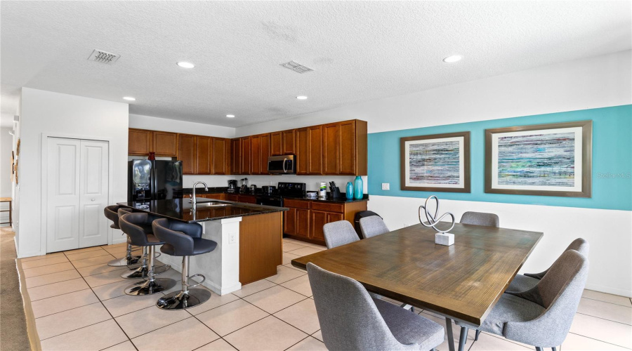 KISSIMMEE, Florida 34746, 6 Bedrooms Bedrooms, ,4 BathroomsBathrooms,Residential,For Sale,BALLO,0,MFRO6392864