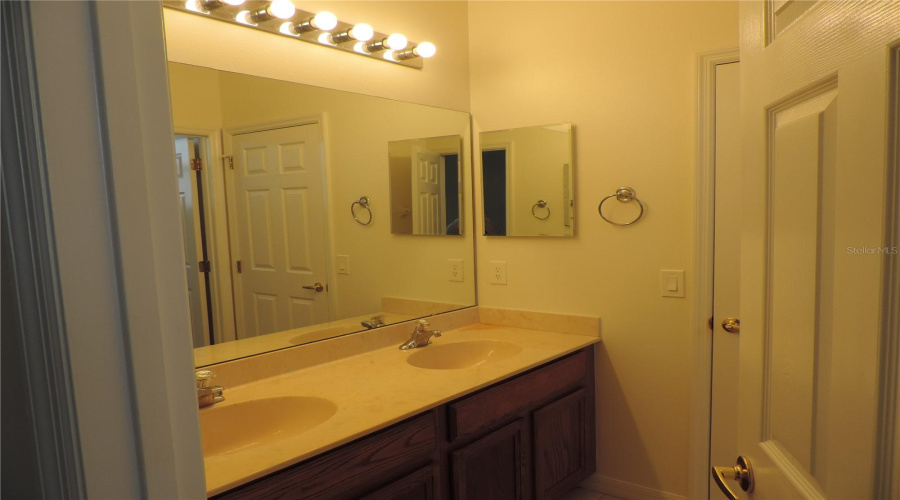 KISSIMMEE, Florida 34746, 4 Bedrooms Bedrooms, ,3 BathroomsBathrooms,Residential,For Sale,LUTZA,0,MFRS5142987