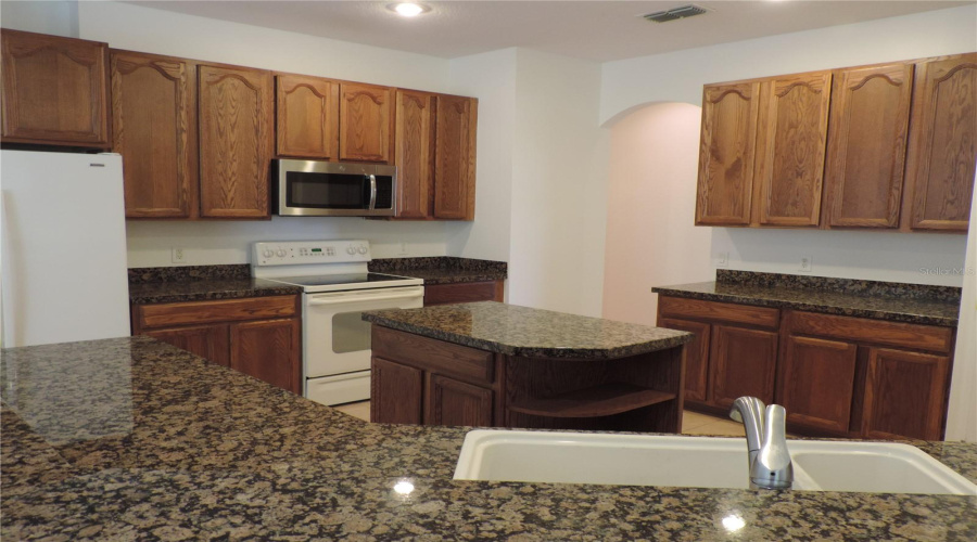 KISSIMMEE, Florida 34746, 4 Bedrooms Bedrooms, ,3 BathroomsBathrooms,Residential,For Sale,LUTZA,0,MFRS5142987