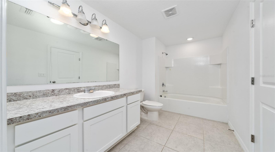 DAVENPORT, Florida 33837, 3 Bedrooms Bedrooms, ,2 BathroomsBathrooms,Residential,For Sale,MANDOVI,0,MFRO6383333