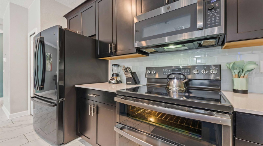 DAVENPORT, Florida 33896, 4 Bedrooms Bedrooms, ,3 BathroomsBathrooms,Residential,For Sale,LEADER,0,MFRO6397909