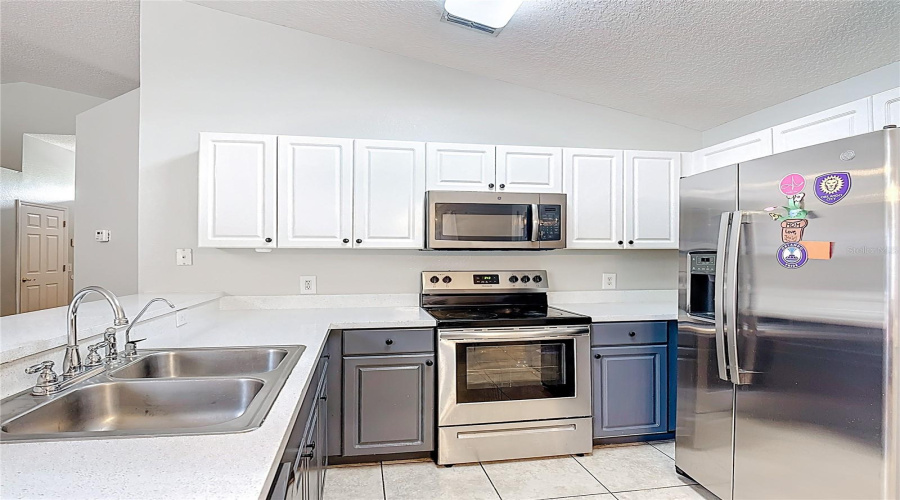 KISSIMMEE, Florida 34746, 3 Bedrooms Bedrooms, ,2 BathroomsBathrooms,Residential,For Sale,CUMBRIAN LAKES,0,MFRO6381359