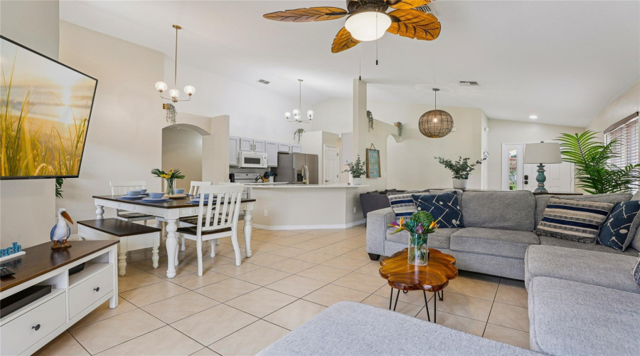 DAVENPORT, Florida 33837, 4 Bedrooms Bedrooms, ,3 BathroomsBathrooms,Residential,For Sale,ROSSO,0,MFRTB8496479