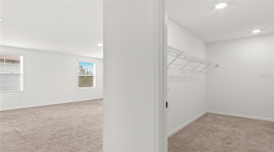 DAVENPORT, Florida 33896, 3 Bedrooms Bedrooms, ,2 BathroomsBathrooms,Residential,For Sale,BENOI,0,MFRO6398238