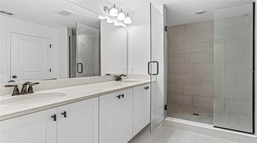 DAVENPORT, Florida 33896, 3 Bedrooms Bedrooms, ,2 BathroomsBathrooms,Residential,For Sale,BENOI,0,MFRO6398238