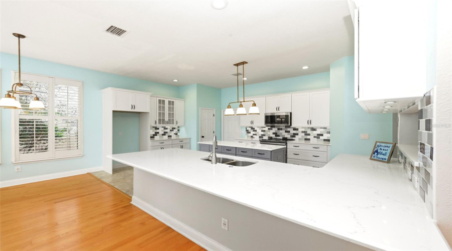 KISSIMMEE, Florida 34747, 6 Bedrooms Bedrooms, ,4 BathroomsBathrooms,Residential,For Sale,RUSH,0,MFRO6394888