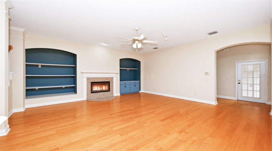 KISSIMMEE, Florida 34747, 6 Bedrooms Bedrooms, ,4 BathroomsBathrooms,Residential,For Sale,RUSH,0,MFRO6394888