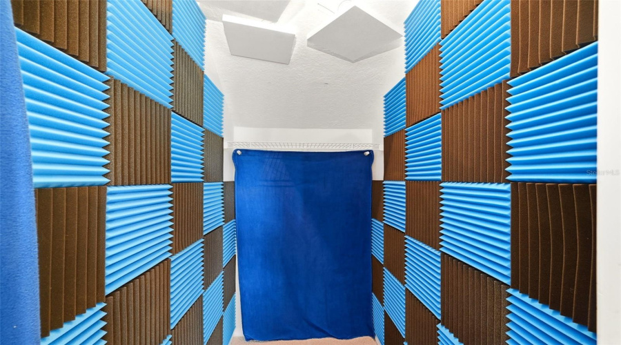 Office soundproof closet
