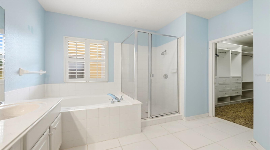 KISSIMMEE, Florida 34747, 6 Bedrooms Bedrooms, ,4 BathroomsBathrooms,Residential,For Sale,RUSH,0,MFRO6394888