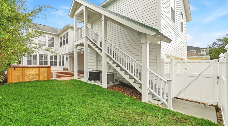 private staircase to garage apartment