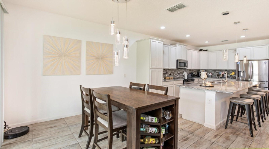 DAVENPORT, Florida 33837, 4 Bedrooms Bedrooms, ,2 BathroomsBathrooms,Residential,For Sale,YORKDALE,0,MFRO6397138