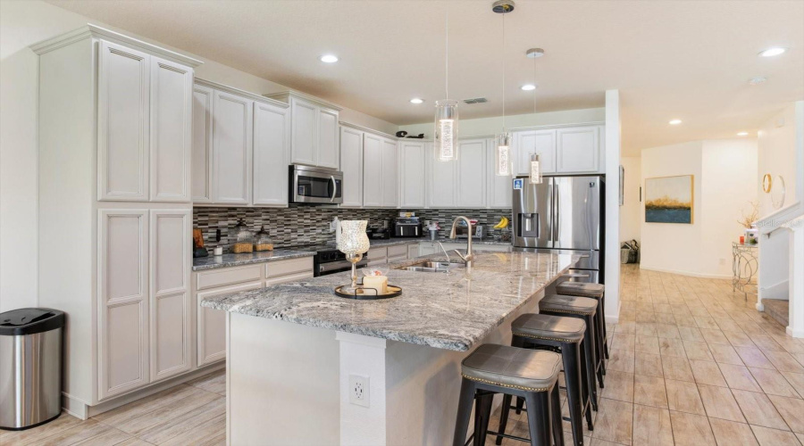 DAVENPORT, Florida 33837, 4 Bedrooms Bedrooms, ,2 BathroomsBathrooms,Residential,For Sale,YORKDALE,0,MFRO6397138