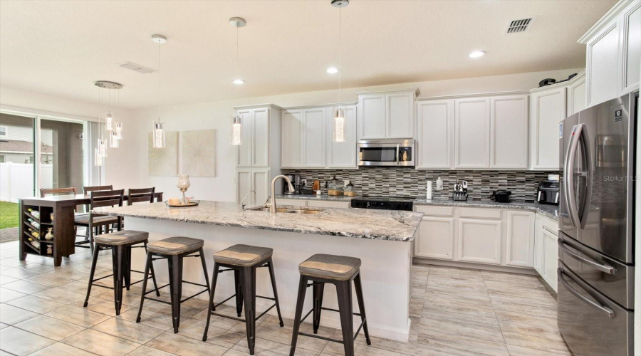 DAVENPORT, Florida 33837, 4 Bedrooms Bedrooms, ,2 BathroomsBathrooms,Residential,For Sale,YORKDALE,0,MFRO6397138