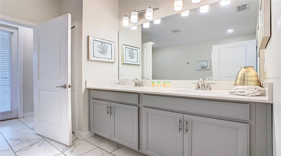 DAVENPORT, Florida 33896, 8 Bedrooms Bedrooms, ,5 BathroomsBathrooms,Residential,For Sale,OCEAN COURSE,0,MFRO6390864