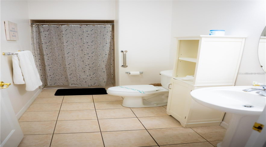 DAVENPORT, Florida 33897, 4 Bedrooms Bedrooms, ,4 BathroomsBathrooms,Residential,For Sale,VISTA,0,MFRS5147371