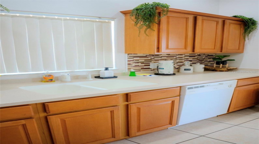 DAVENPORT, Florida 33897, 4 Bedrooms Bedrooms, ,4 BathroomsBathrooms,Residential,For Sale,VISTA,0,MFRS5147371