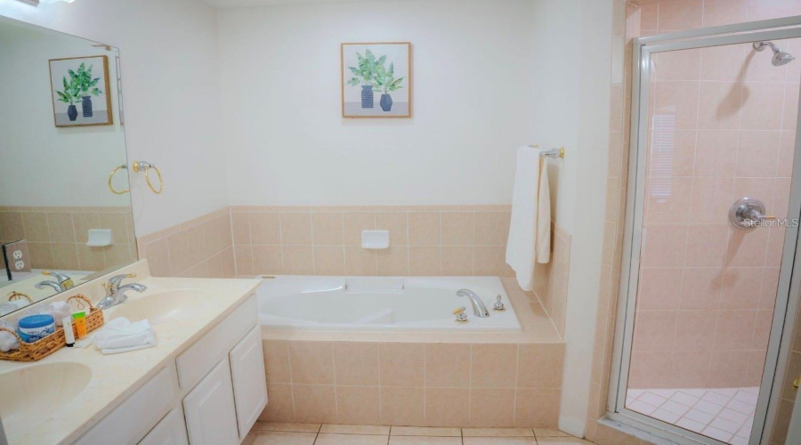 DAVENPORT, Florida 33897, 4 Bedrooms Bedrooms, ,4 BathroomsBathrooms,Residential,For Sale,VISTA,0,MFRS5147371