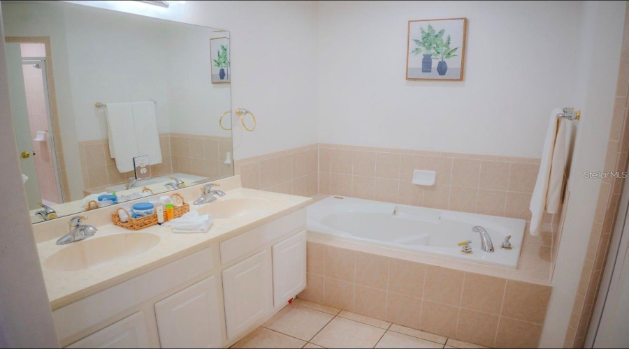 DAVENPORT, Florida 33897, 4 Bedrooms Bedrooms, ,4 BathroomsBathrooms,Residential,For Sale,VISTA,0,MFRS5147371