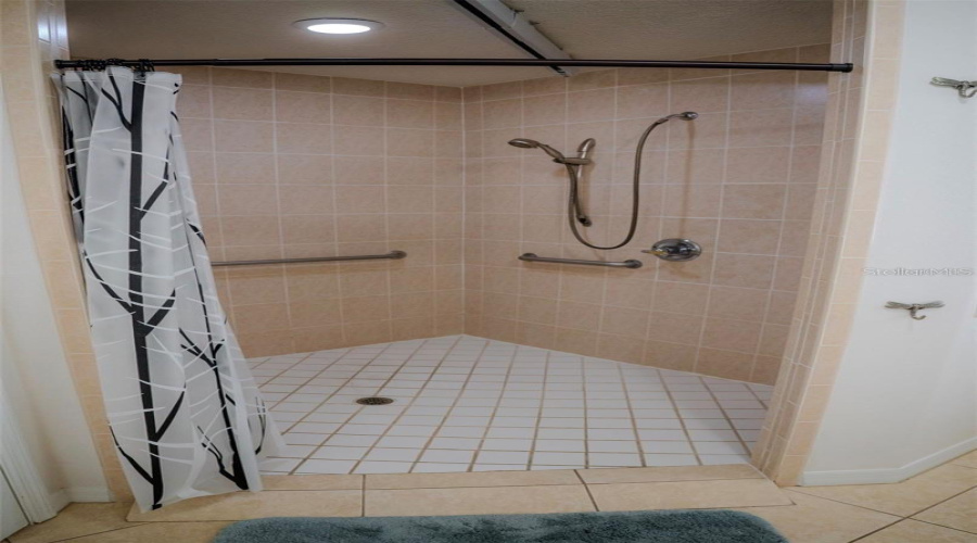 DAVENPORT, Florida 33897, 4 Bedrooms Bedrooms, ,4 BathroomsBathrooms,Residential,For Sale,VISTA,0,MFRS5147371