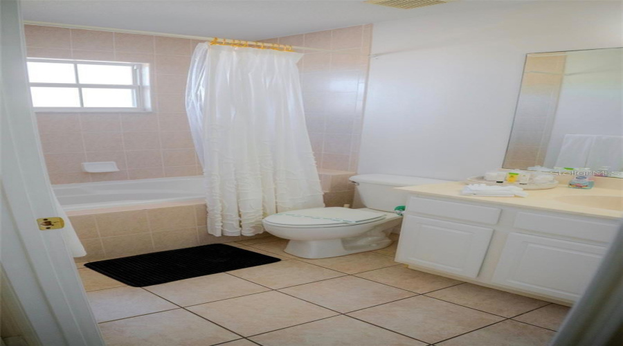 DAVENPORT, Florida 33897, 4 Bedrooms Bedrooms, ,4 BathroomsBathrooms,Residential,For Sale,VISTA,0,MFRS5147371