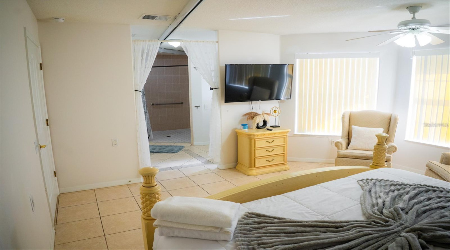 DAVENPORT, Florida 33897, 4 Bedrooms Bedrooms, ,4 BathroomsBathrooms,Residential,For Sale,VISTA,0,MFRS5147371