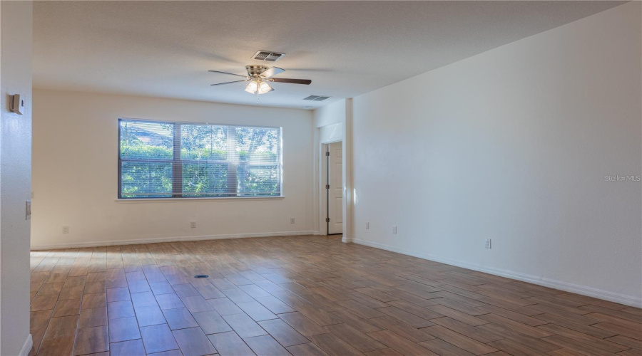 DAVENPORT, Florida 33837, 2 Bedrooms Bedrooms, ,2 BathroomsBathrooms,Residential,For Sale,CADIZ,0,MFRO6398281