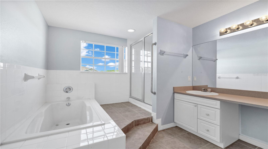 DAVENPORT, Florida 33897, 4 Bedrooms Bedrooms, ,3 BathroomsBathrooms,Residential,For Sale,WASHINGTON PALM,0,MFRO6354234