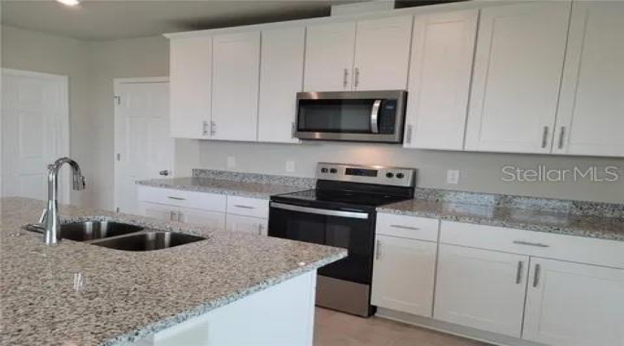DAVENPORT, Florida 33897, 4 Bedrooms Bedrooms, ,2 BathroomsBathrooms,Residential,For Sale,PUCOLO,0,MFRTB8495763