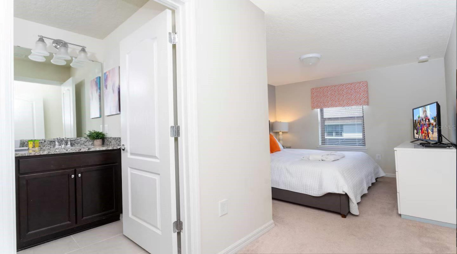 KISSIMMEE, Florida 34747, 5 Bedrooms Bedrooms, ,4 BathroomsBathrooms,Residential,For Sale,DUBAI,0,MFRO6398120