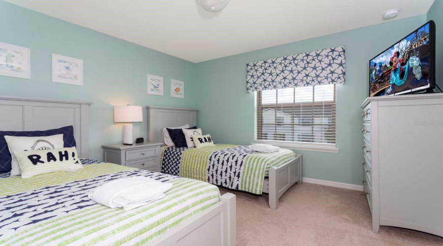 KISSIMMEE, Florida 34747, 5 Bedrooms Bedrooms, ,4 BathroomsBathrooms,Residential,For Sale,DUBAI,0,MFRO6398120