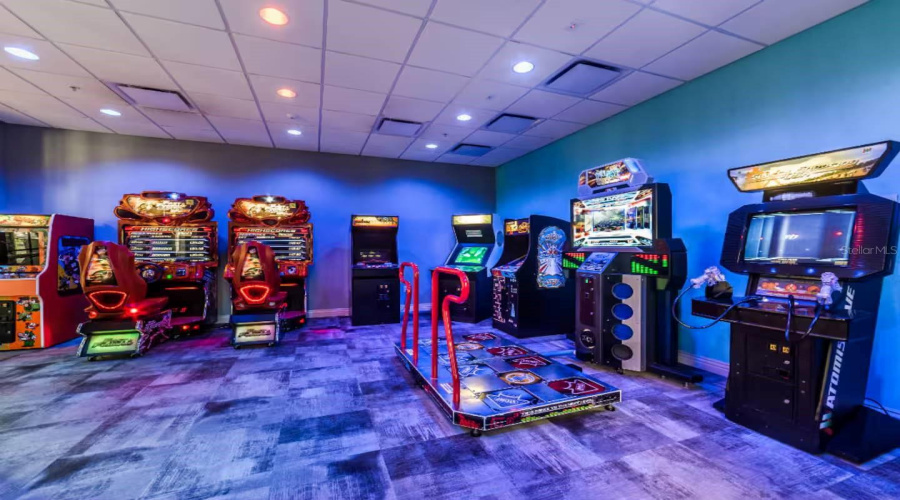 KISSIMMEE, Florida 34747, 5 Bedrooms Bedrooms, ,4 BathroomsBathrooms,Residential,For Sale,DUBAI,0,MFRO6398120